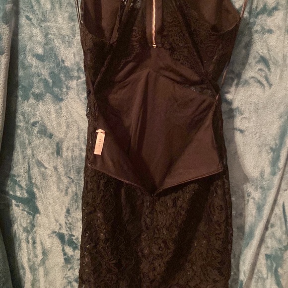BUNDLE DISCOUNTS! Medium Black lace Lush Dress with side lace cutouts NWOT - Picture 5 of 10